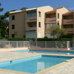 studio-avec-piscines-a-500m-de-la-plage.fr-provencehotel.com/