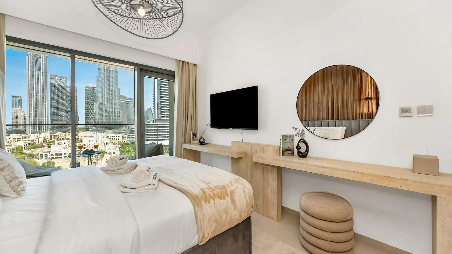 Smartstay At Burj Royale - Full Burj Khalifa View - Brand New Luxury Apartments Dubai United Arab Emirates
